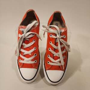 Converse Chuck Taylor All Star Low Top Sneakers in Red Orange W6 M4